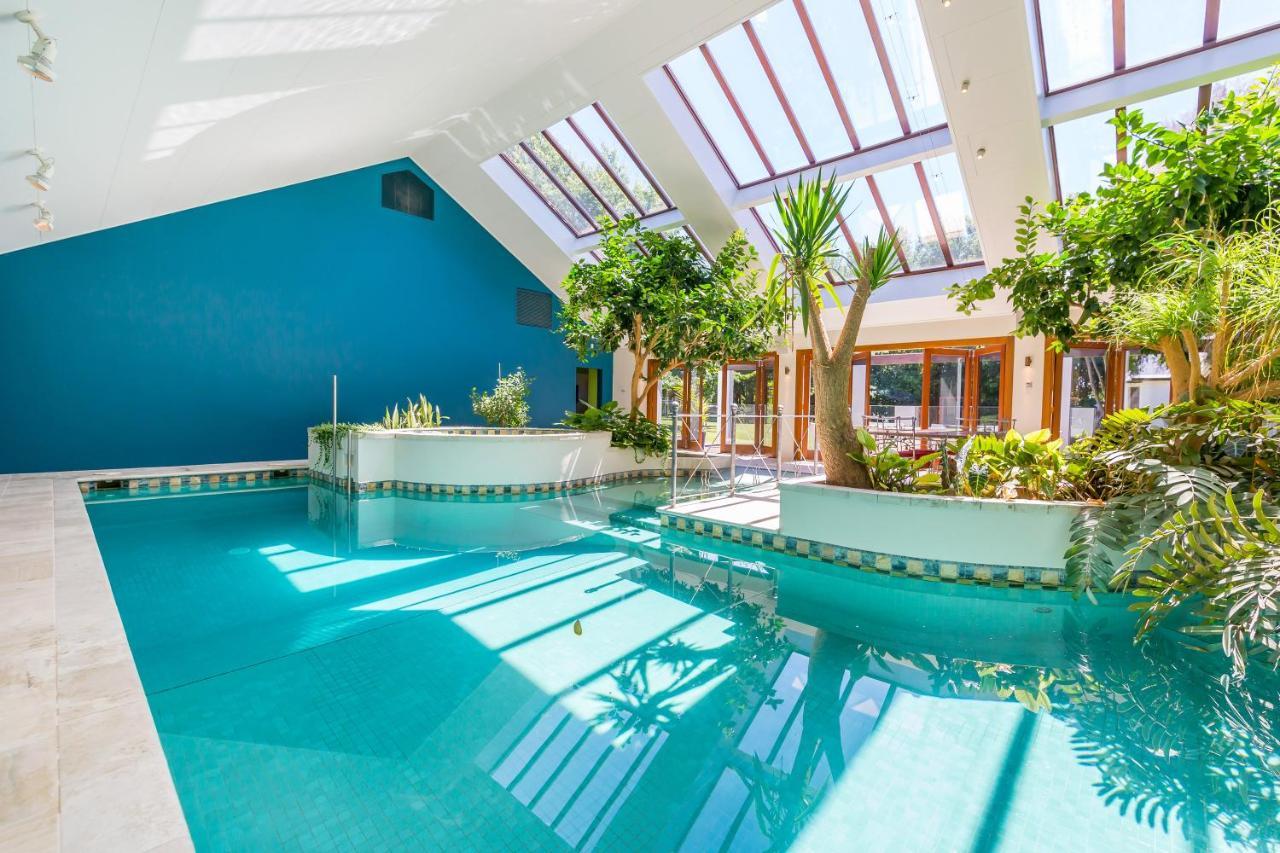 Bond Estate Luxury Accommodation Крайстчърч Екстериор снимка