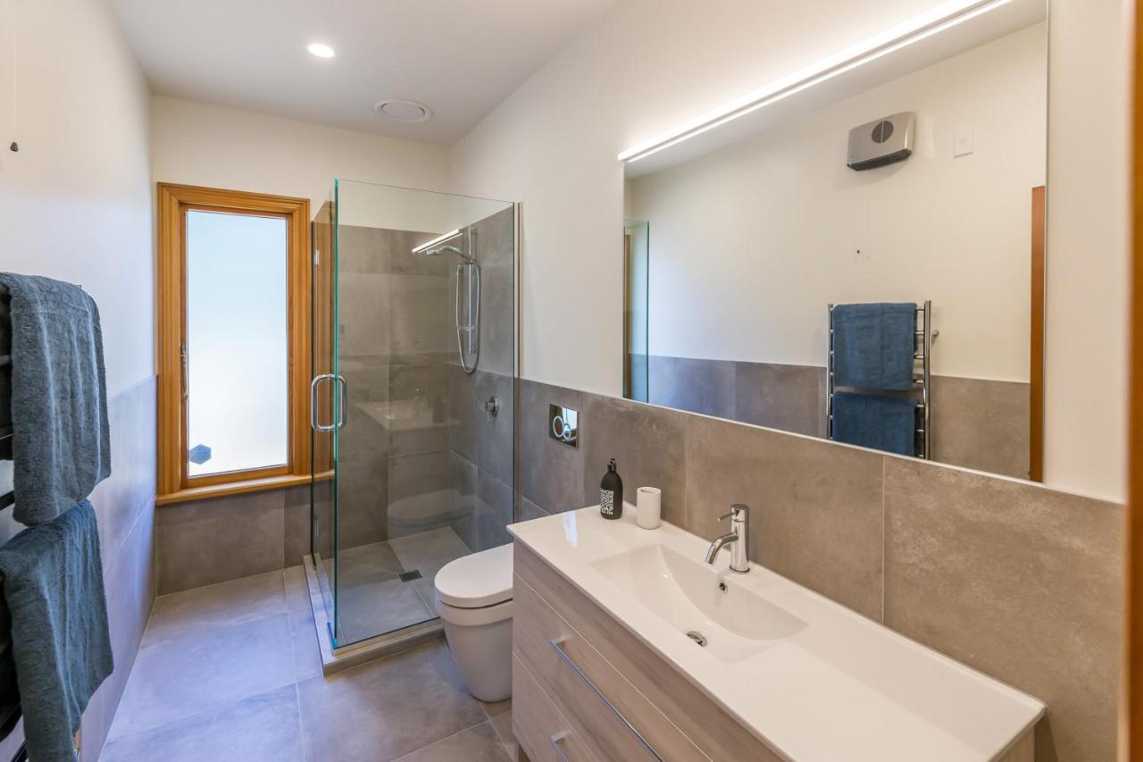 Bond Estate Luxury Accommodation Крайстчърч Екстериор снимка